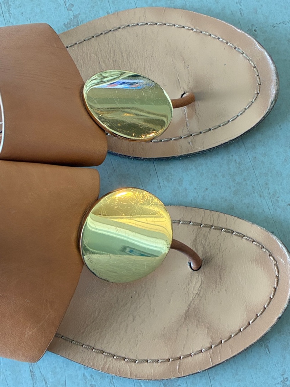 Tory Burch Cognac Leather Thong Sandals with Gold Disc - Picture 8 of 10